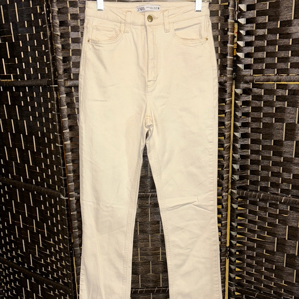 Zara Cream-Colored High-Rise Slim Jeans with Metal Button